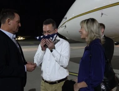 Αφίχθη στις ΗΠΑ ο πάστορας Άντριου Μπράνσον - Πέταξε στην Ουάσιγκτον μετά την απελευθέρωσή του από τη Τουρκία (φώτο)